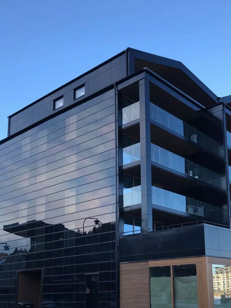 Byggnaders fasader omvandlas till solelproducenter